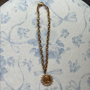 Elegant Gold Chain Necklace with Medallion